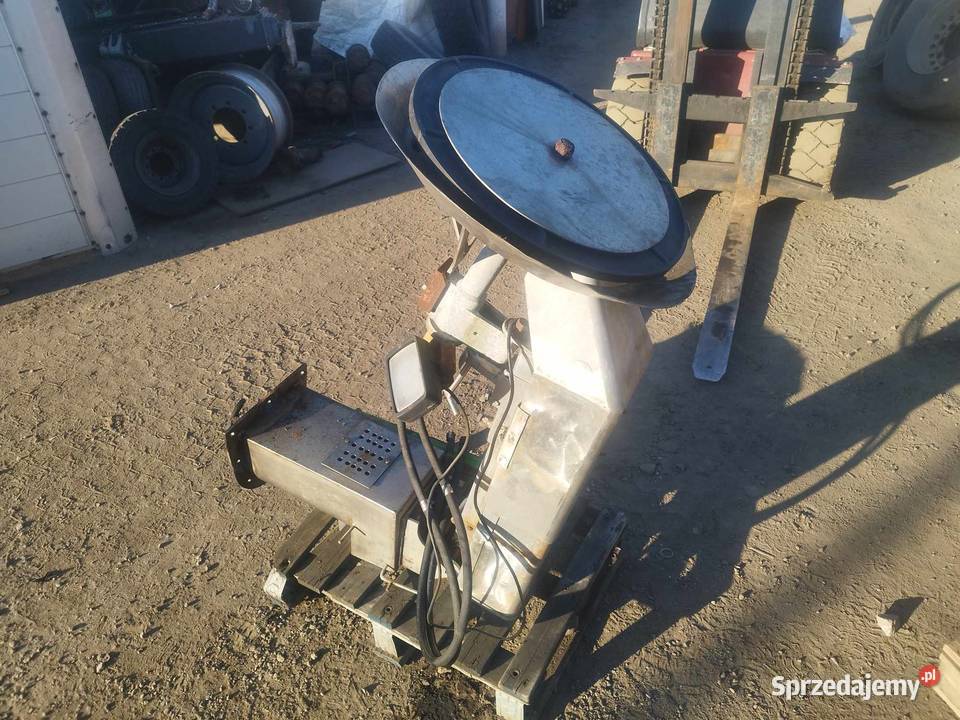 Mechanizm rozsiewacz soli nawozu piasku nasion Strzyżew