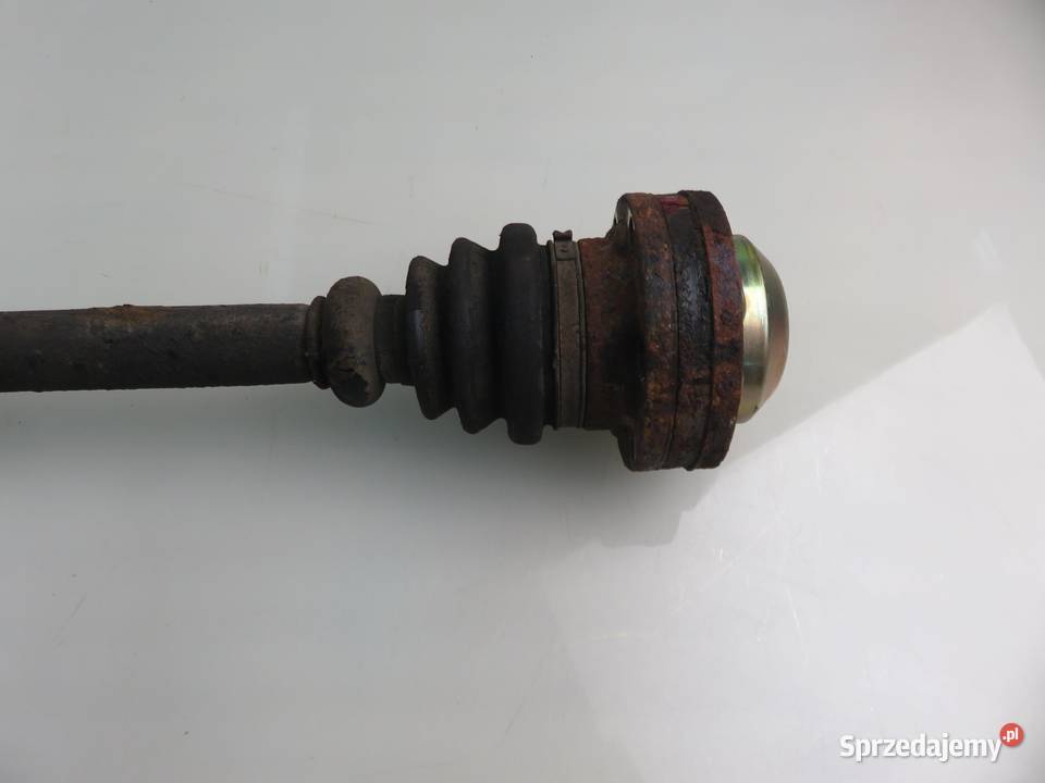 PÓŁOŚ PRAWA TYLNA AUDI A4 B7 30 TDI osobowe