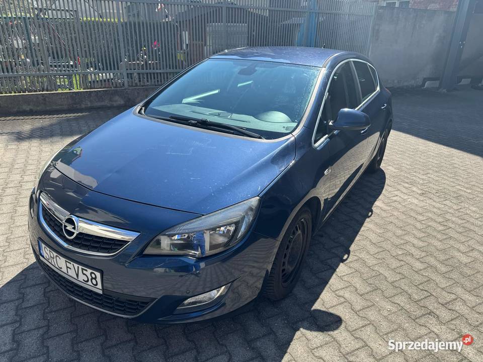 Opel Astra J 2011 LPG Rok produkcji 2011 Racibórz