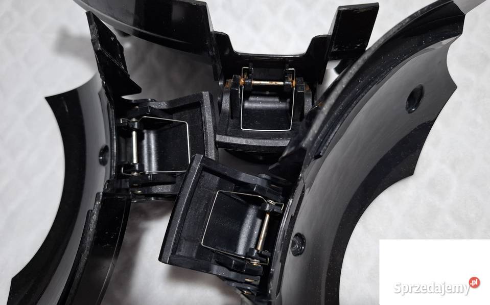 Lewe mocowanie zatrzasku zbiornika z uchwytem