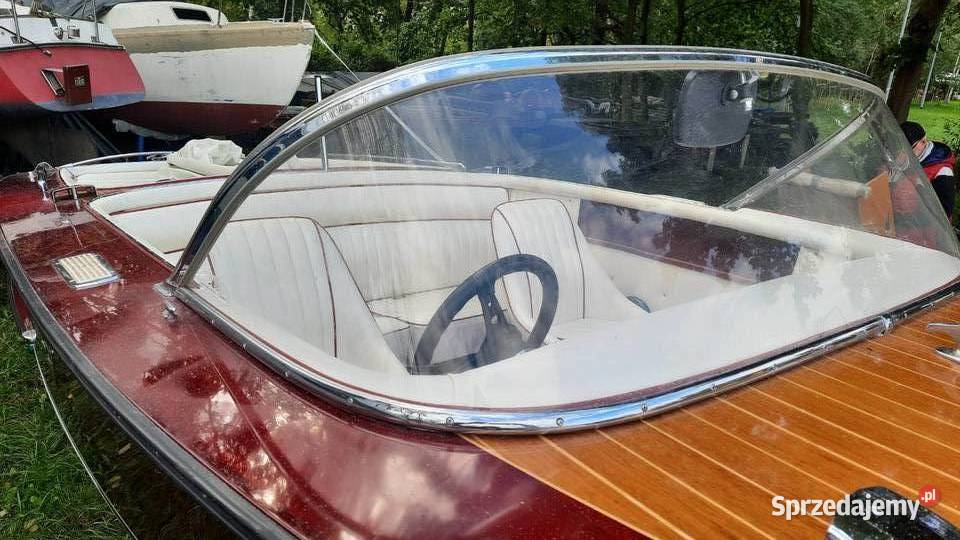 Boesch 580 Acapulco Runabout 1970 przyczepa Rok produkcji 1970 Wrocław