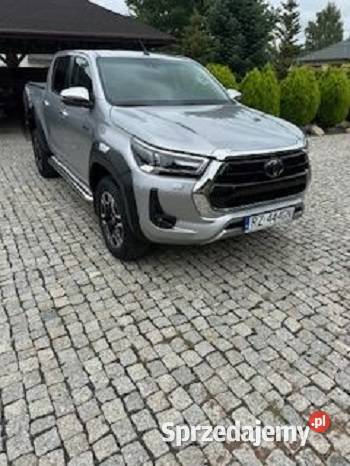 Toyota Hilux 28 D4D Double Cab SR5 4x4 204 2021r 100000km Rzeszów sprzedam