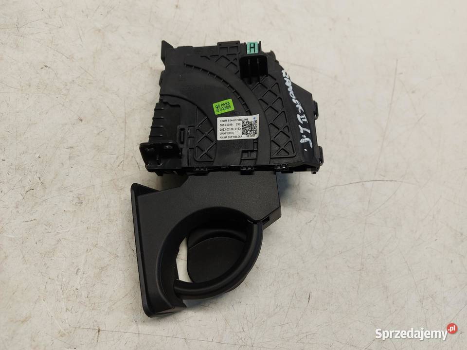 Ford Ranger VI 6 2024r UCHWYT NA KUBKI NAPOJE