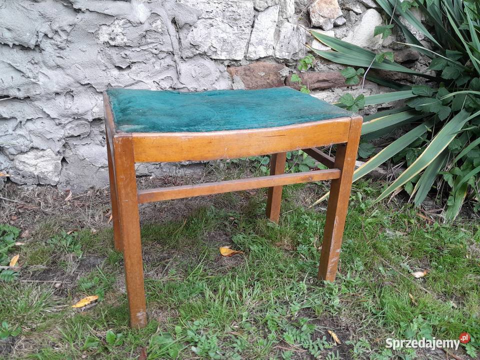 Stary drewniany tapicerowany taboret podnóżek Dąbrowa Górnicza