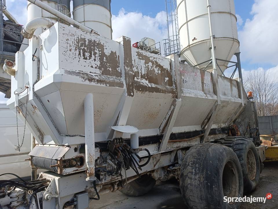 Rozsypywacz spoiwa Panien PR30517 6x6 17m3 Kiełpino