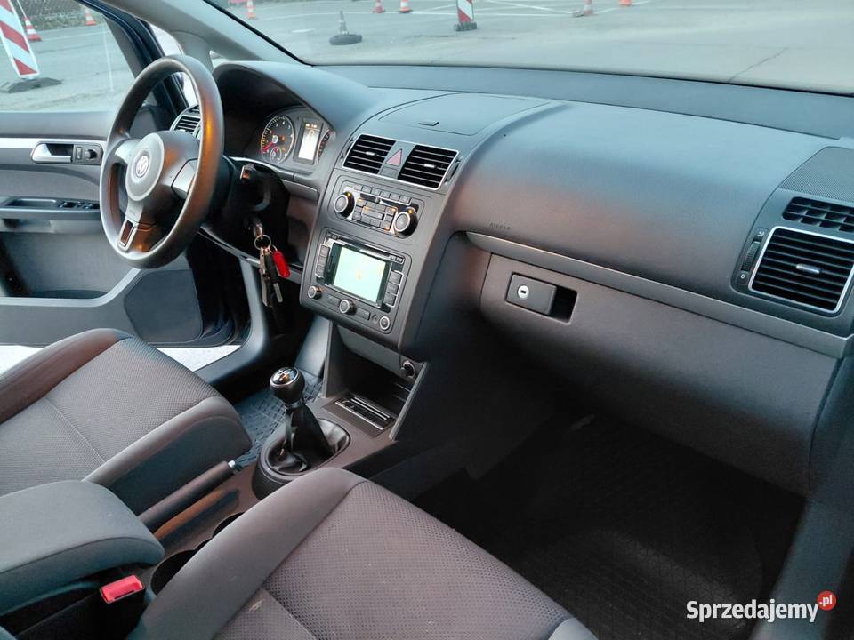VOLKSWAGEN TOURAN 2011r 12 16v 105 Navi Jelenia Góra