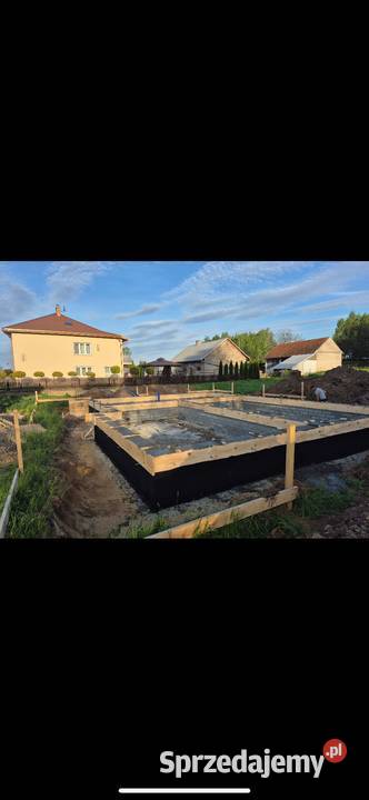 Działka budowlana z mediami i rozpoczętą budową Piwoda