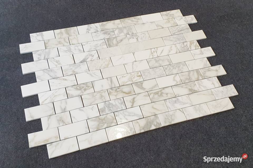 Mozaika Bianco Calacatta Gold Bricks polerowana Bielawa