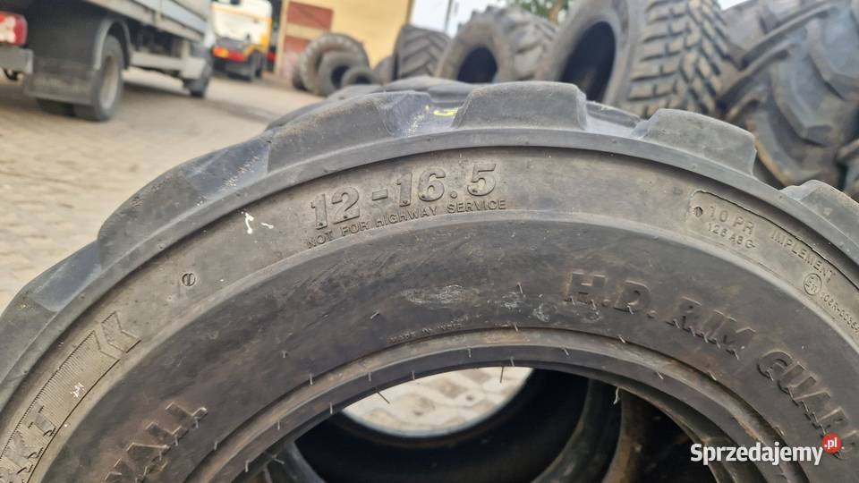 12165 12r165 30570r165 BKT Bobcat 70 bieżnik