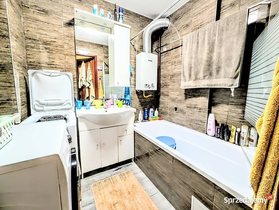 Mieszkanie 3 pokoje 61m kuchnia korytarz Nieruchomości Lewin Brzeski