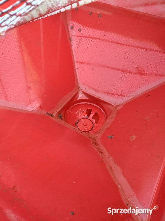 Rozsiewacz nawozu Lely mazowieckie Lutocin