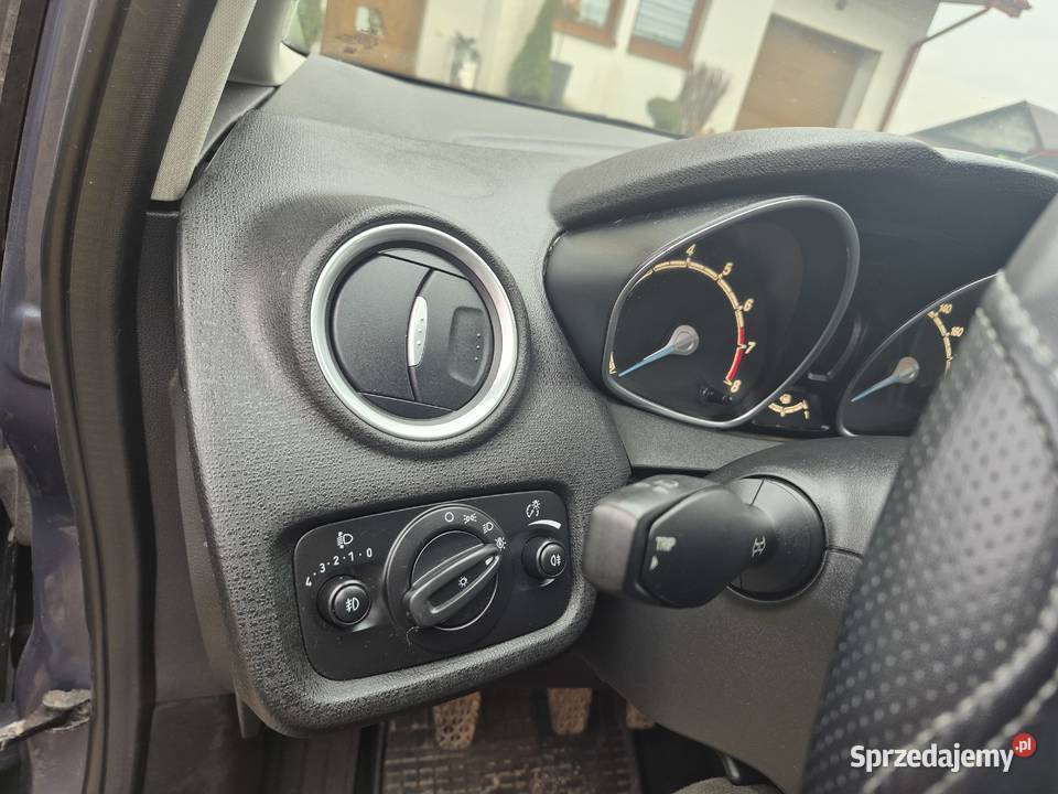 SPRZEDAM FORDA osobowe świętokrzyskie Kowala