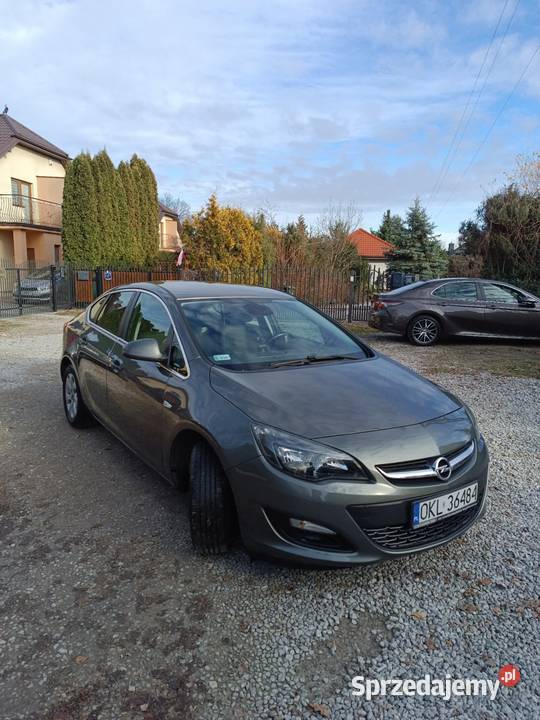 Opel Astra J 2016r 14 benzyna sedan zadbany 1364cm3 opolskie Kluczbork