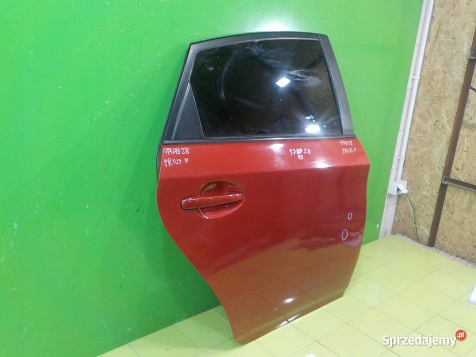 TOYOTA PRIUS III 18 VVTI 11r HB 5D drzwi prawe