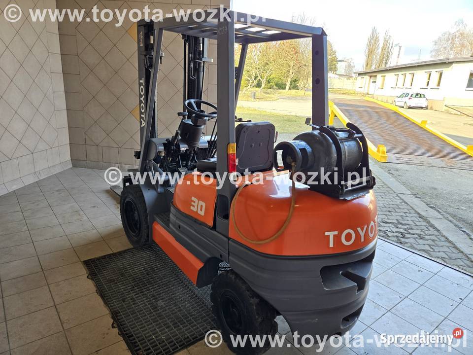 Wózek Widłowy TOYOTA 6FG30 przesuw boczny 3 TONY Mysłowice sprzedam