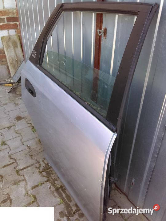 HONDA CIVIC VII 5D 2003 DRZWI PRAWY TYŁ