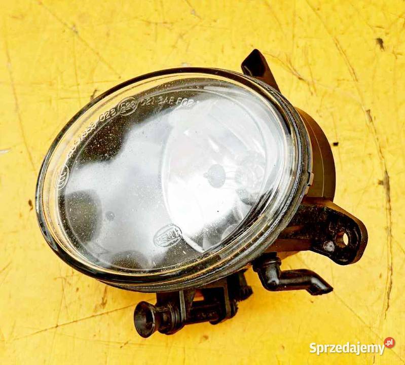 LAMPA PRZECIWMGIELNA AUDI A4 B8 SEAT EXEO PRAWA Radom sprzedam