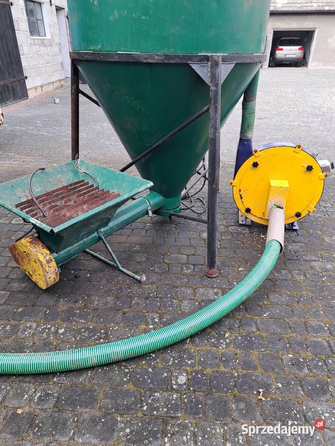 Mieszalnik pasz z podajnikiem śrutownik ssąco Krzymów