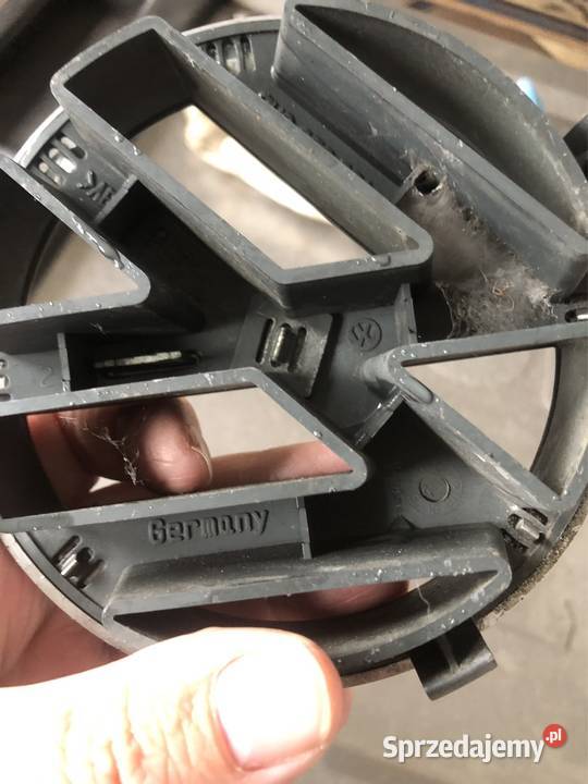 ZNACZEK EMBLEMAT VW SHARAN 7M3853601 LIFT Atrapy Kozy