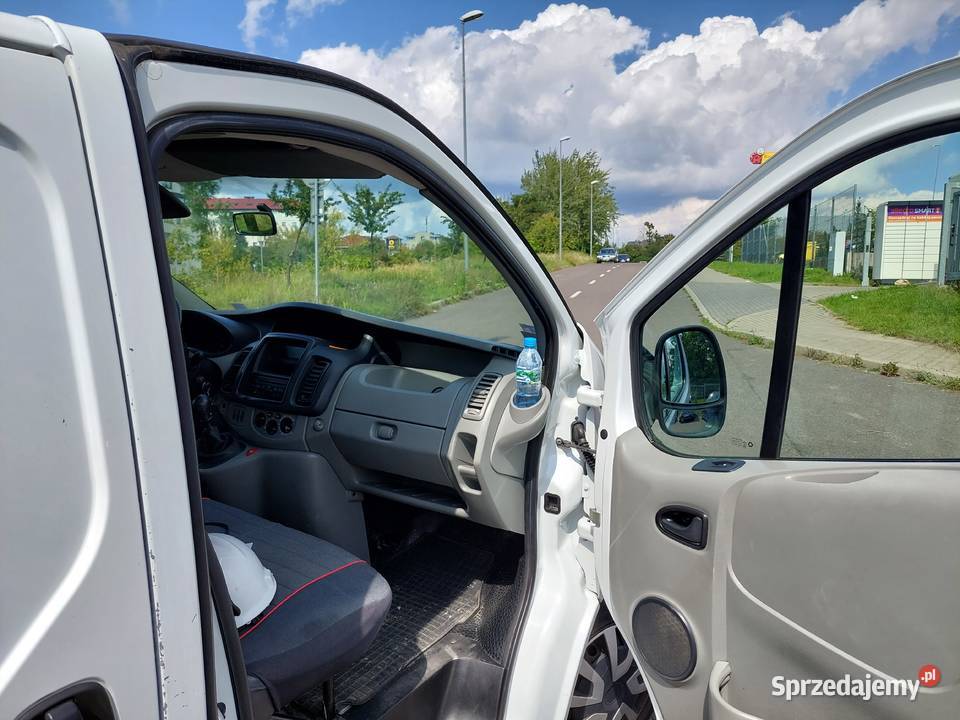 Renault Trafic 2010r L1h1 2000cm3 Szczecin