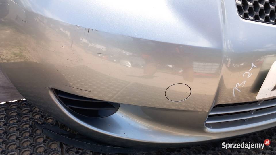 TOYOTA YARIS II ZDERZAK PRZÓD osobowe Zbierkowo