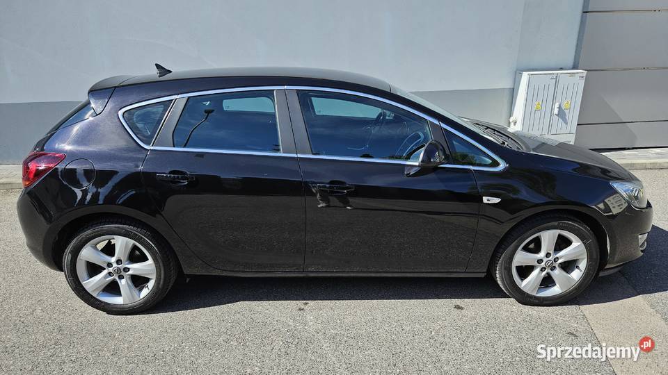 Opel Astra J 16 nawigacja stan bez rdzy prosta asystent parkowania Warszawa