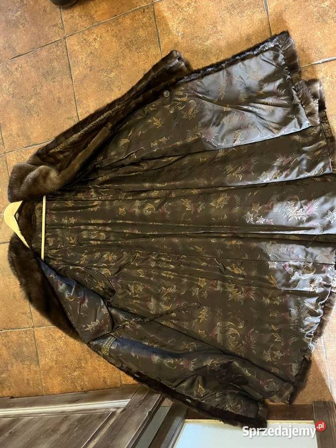 Orzechowe brązowe futro z norek skóra print Łowęcin