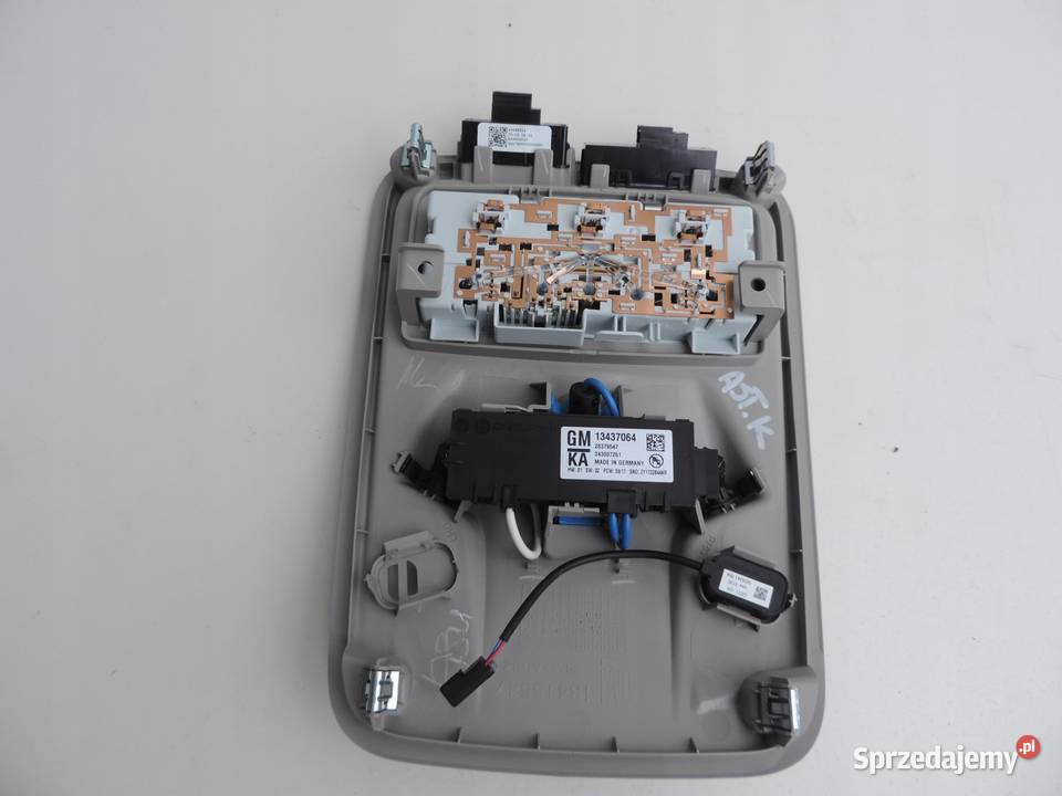 LAMPKA OŚWIETLENIA KABINY OPEL ASTRA K V Oświetlenie kabiny Oświetlenie kabiny