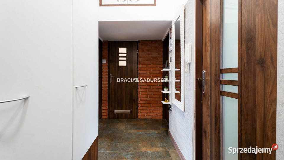 sprzedaży kamienicy Kraków Płaszowska 300m2 małopolskie sprzedam