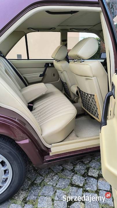 Mercedes 190E w201 26 R6 Wyposażenie FULL