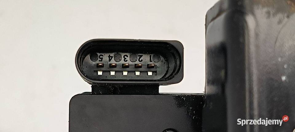 POMPA WODY VOLKSWAGEN PASSAT B8 RLINE 3Q0121591B Lipno