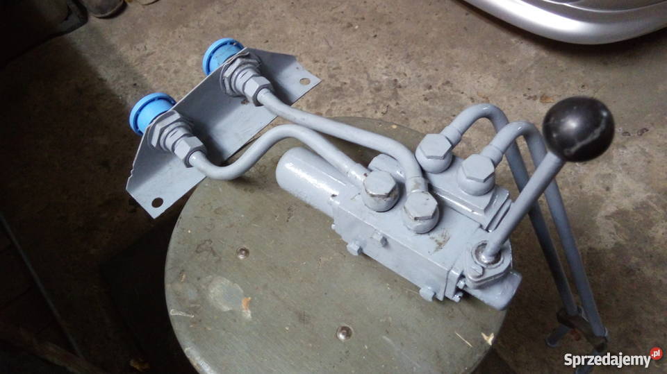 Rozdzielacz hydrauliczny do c330 na błotnik Lubojna