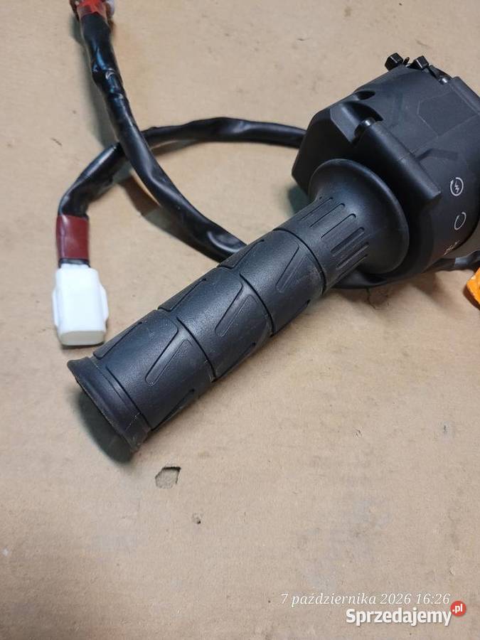 KAWASAKI Z900 Z 900 24 OEM PRZEŁĄCZNIK PRAWY wielkopolskie Nowy Tomyśl sprzedam