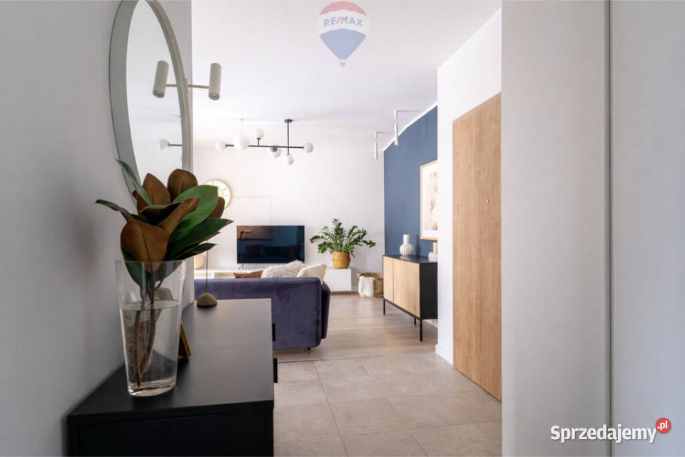 Apartamentowiec umeblowane okna na skwer 2 pok apartamentowiec Warszawa