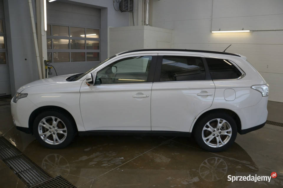Mitsubishi Outlander 23 D 156 4x4 KAMERA COFANIA napęd 4x4 Kęty
