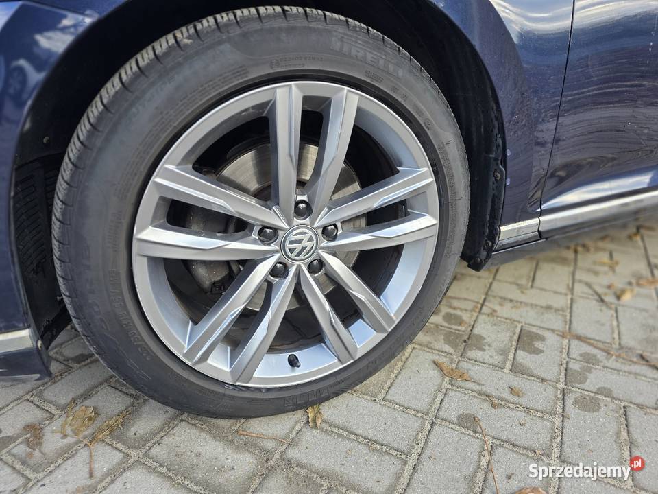 Volkswagen Passat B8 190 4MOTION DSG Nowy granatowy Zamość sprzedam