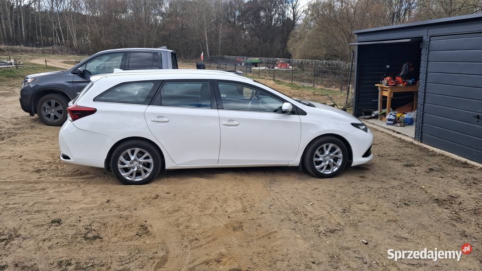 2015 Toyota Auris Golub-Dobrzyń