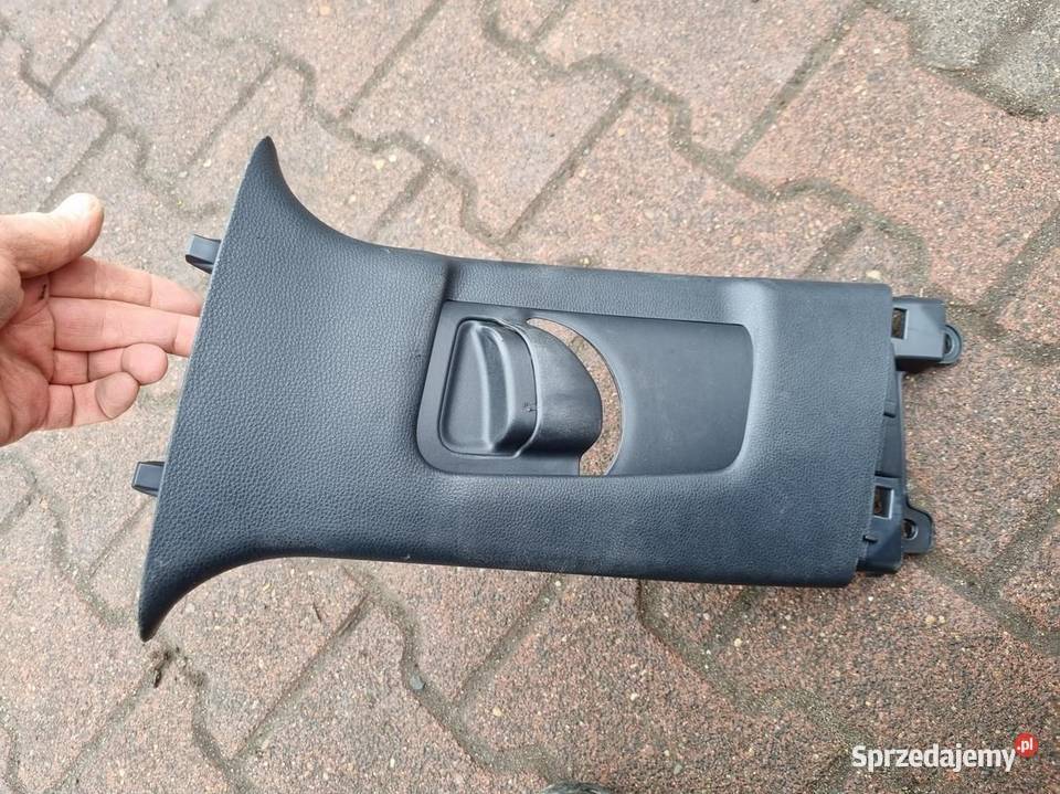 PLASTIK OSŁONA SŁUPKA B LEWA TOYOTA COROLLA E21 sprzedam