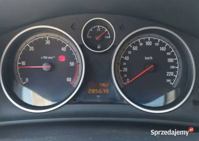 Opel Astra 17 CDTI 101 Isuzu wersja Cosmo Hak