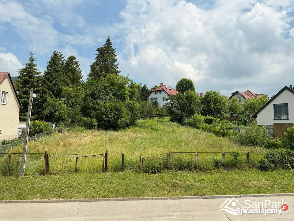 sprzedaży gruntu 695m2 Ustrzyki Dolne