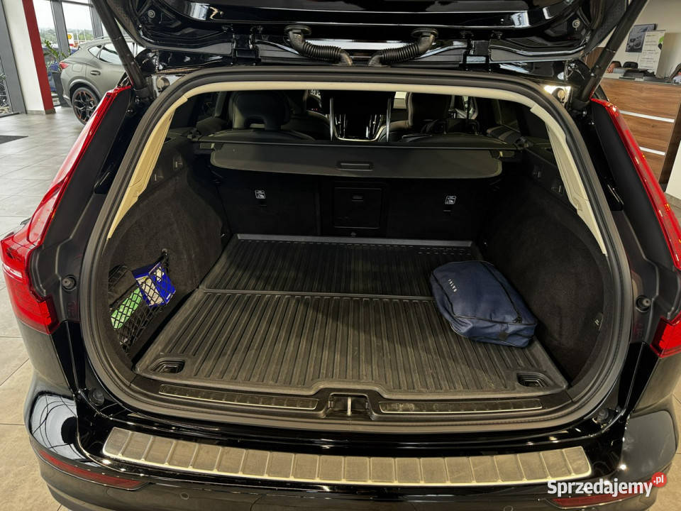 Volvo V60 Cross Country Plus 20 B4 197 automat Myślenice
