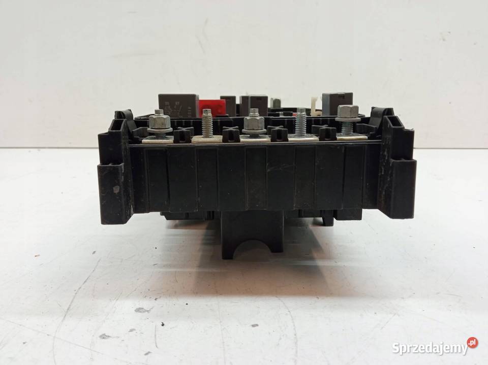 SKRZYNKA BEZPIECZNIKÓW 68235120AB 33 B 272 Jeep