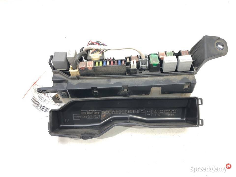 SKRZYNKA BEZPIECZNIKÓW TOYOTA COROLLA E13 Van