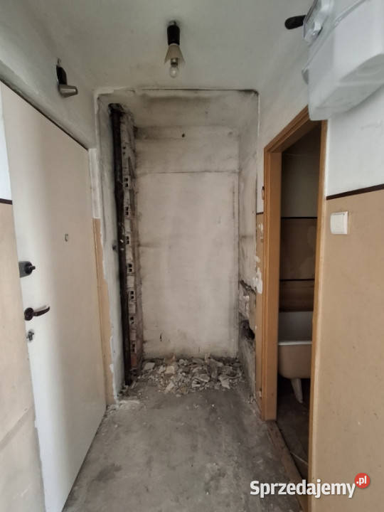 3 pokoje Balkon Centrum Kielc 3 piętro Do 52m2 Kielce sprzedam