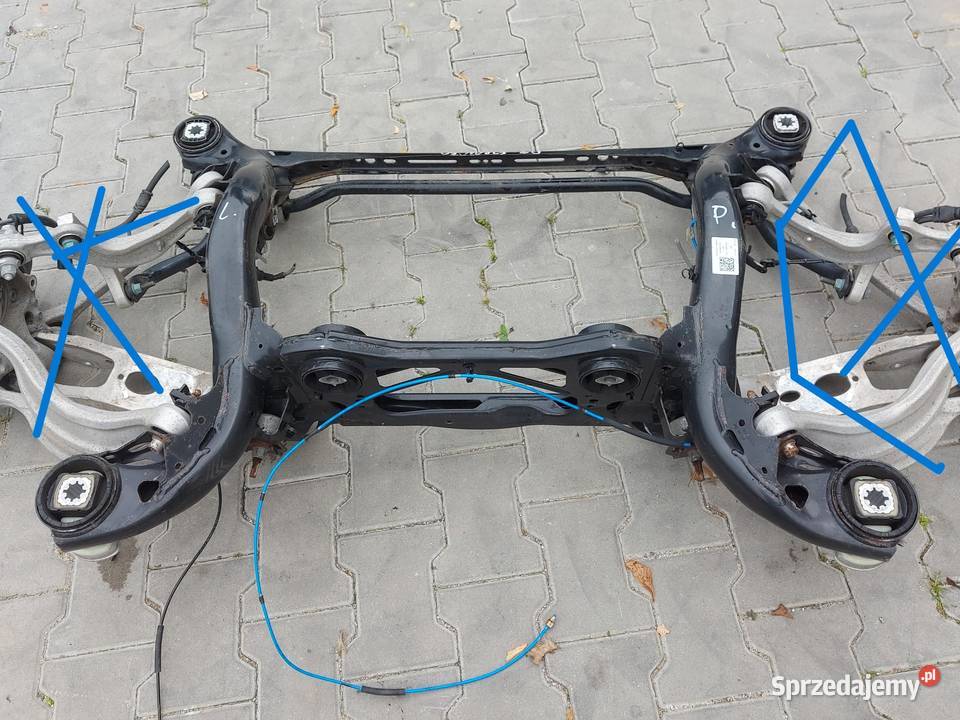 Audi Q8 ETRON SUV 4KE wózek belka kołyska