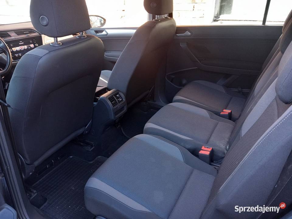 VW Touran 12 benzyna 116 2017r Rok produkcji 2017 wielkopolskie Konin