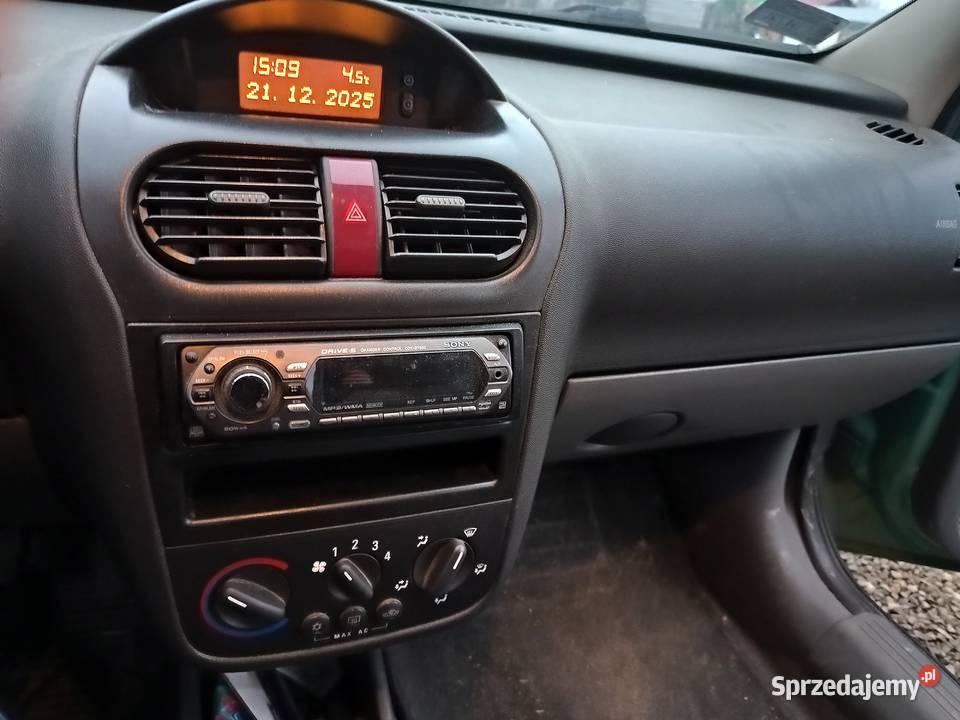 Opel Corsa c 10 benzyna klima właściciel 10 lat benzyna Wołoskowola