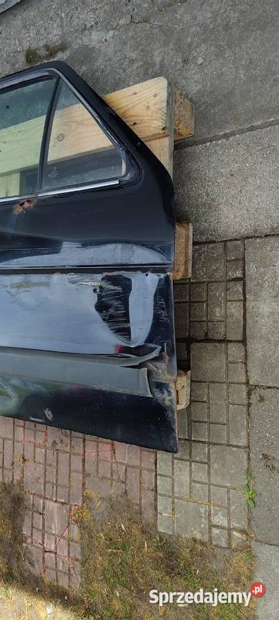 VW Golf 2 drzwi przednie prawe z dzieloną szybą sprzedam
