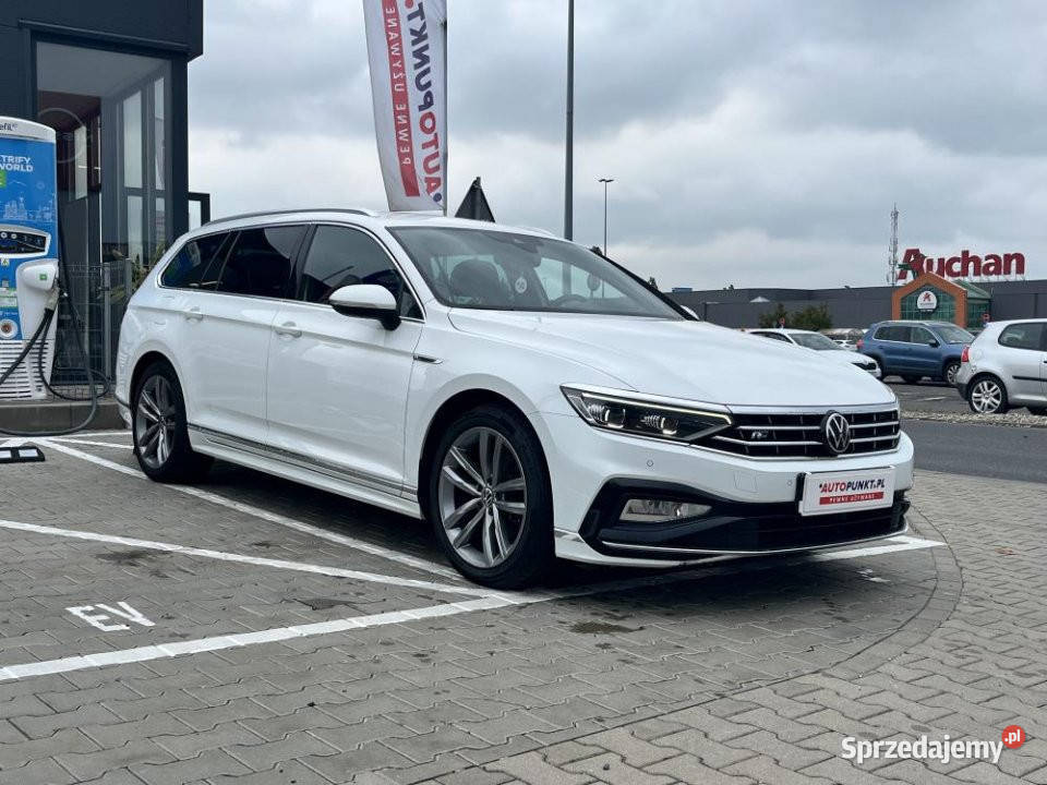 Volkswagen Passat 2022r FV23 FullLED Kamera HAK diesel Poznań