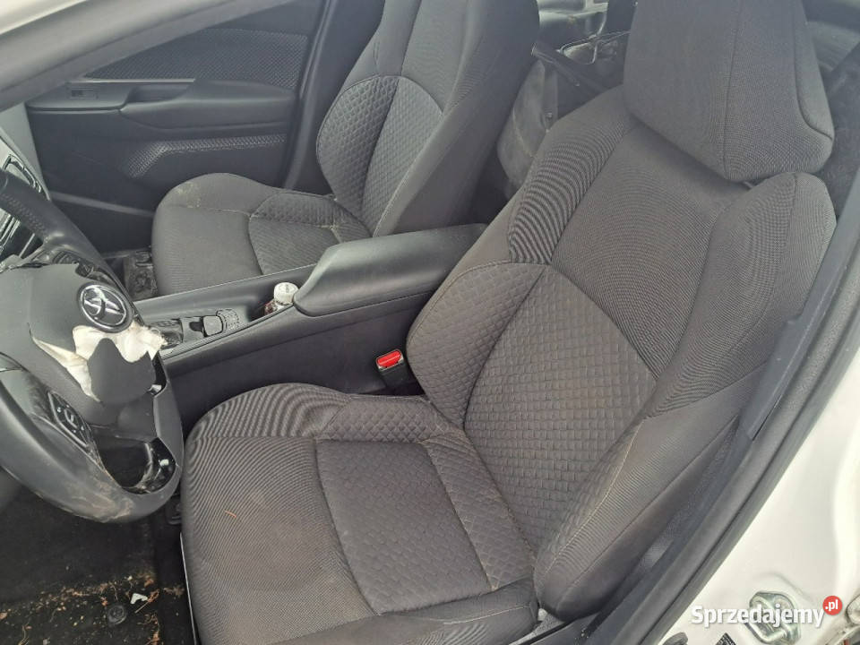 Toyota CHR Komorniki